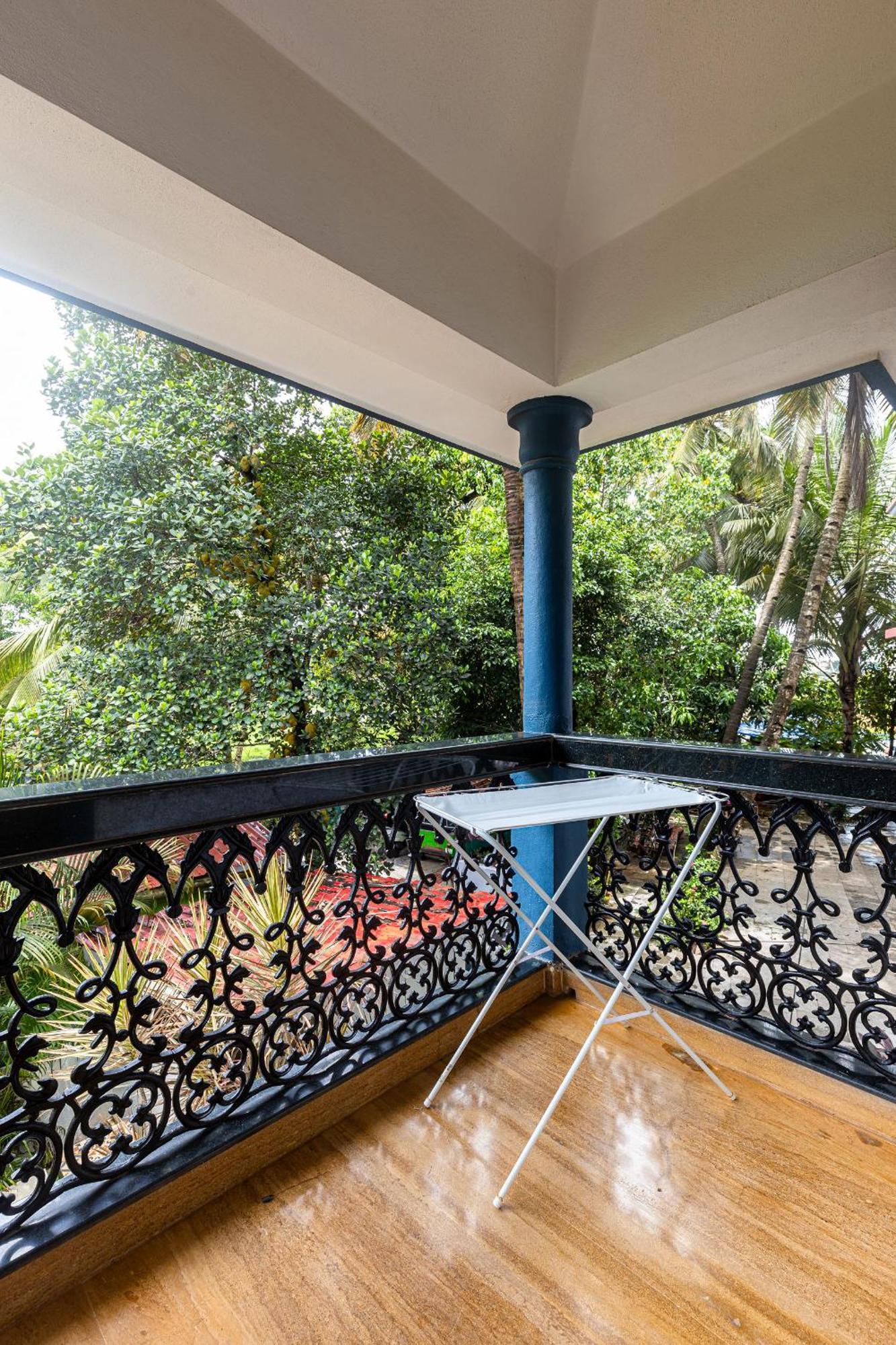 Mistral Holidays Near Trinity & Apartment