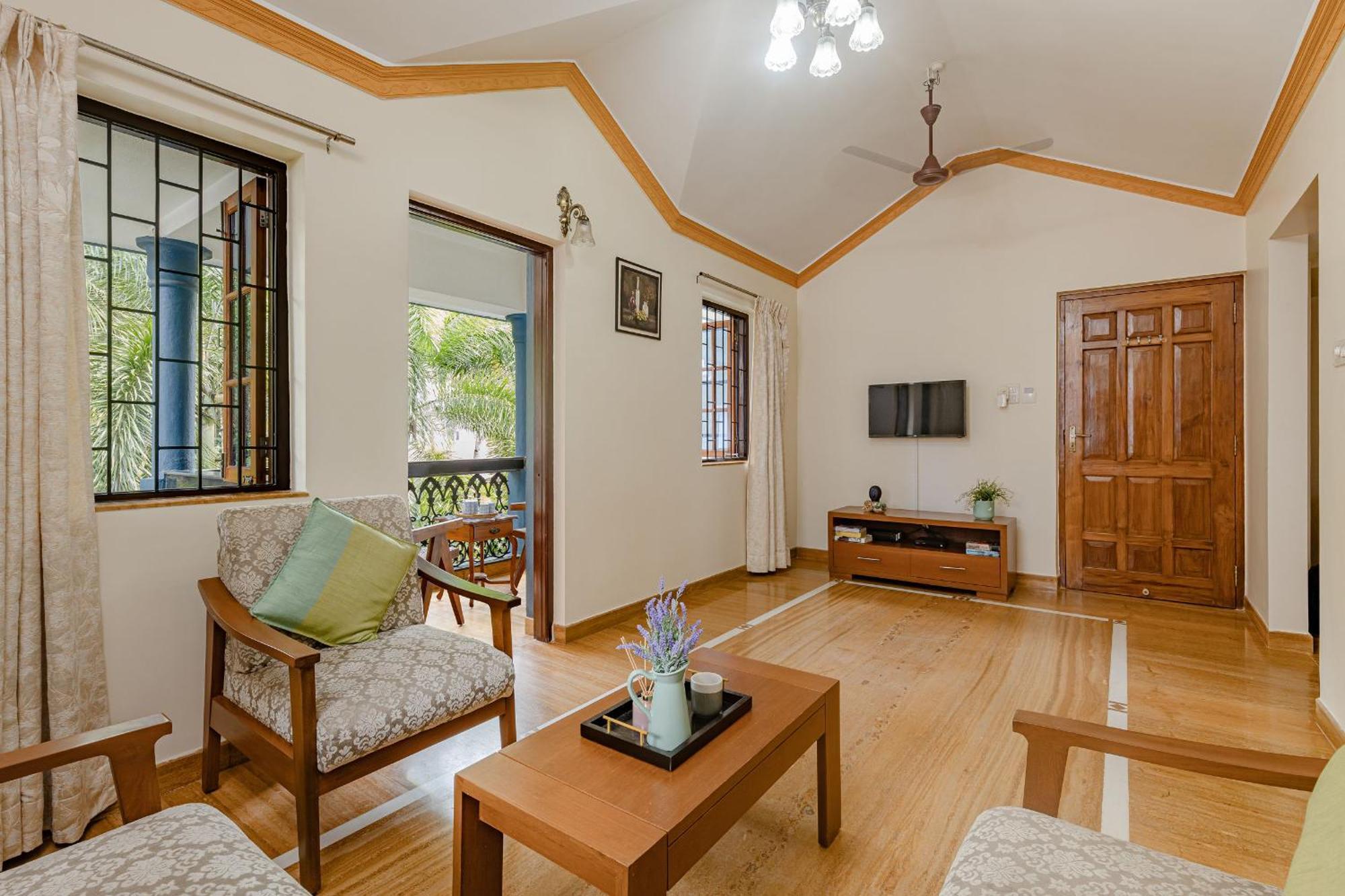 Mistral Holidays Near Trinity & Apartment *