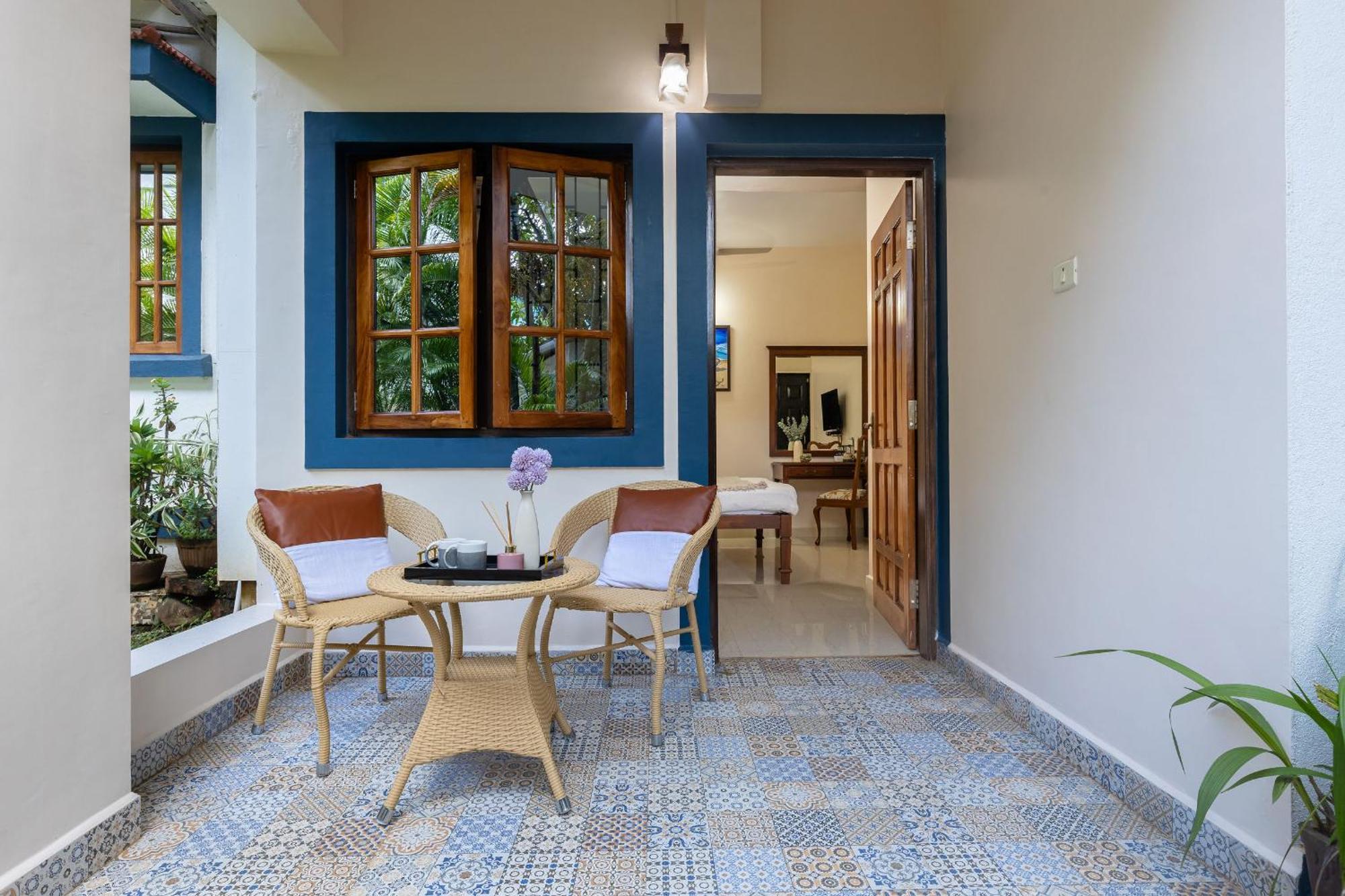 Mistral Holidays Near Trinity & Apartment *
