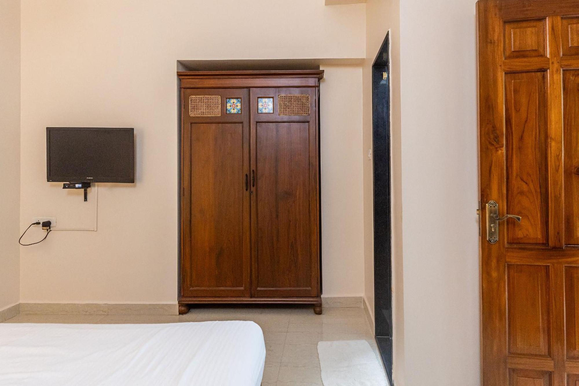 Apartment Mistral Holidays Near Trinity &