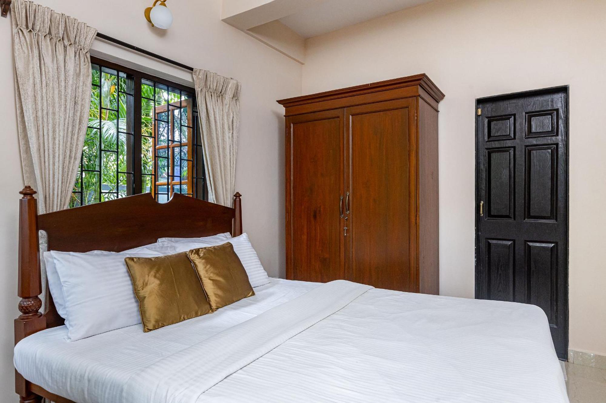Mistral Holidays Near Trinity & Apartment *
